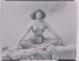 Colette (1873-1954) skådespelare i "Egyptian Dream", 1907